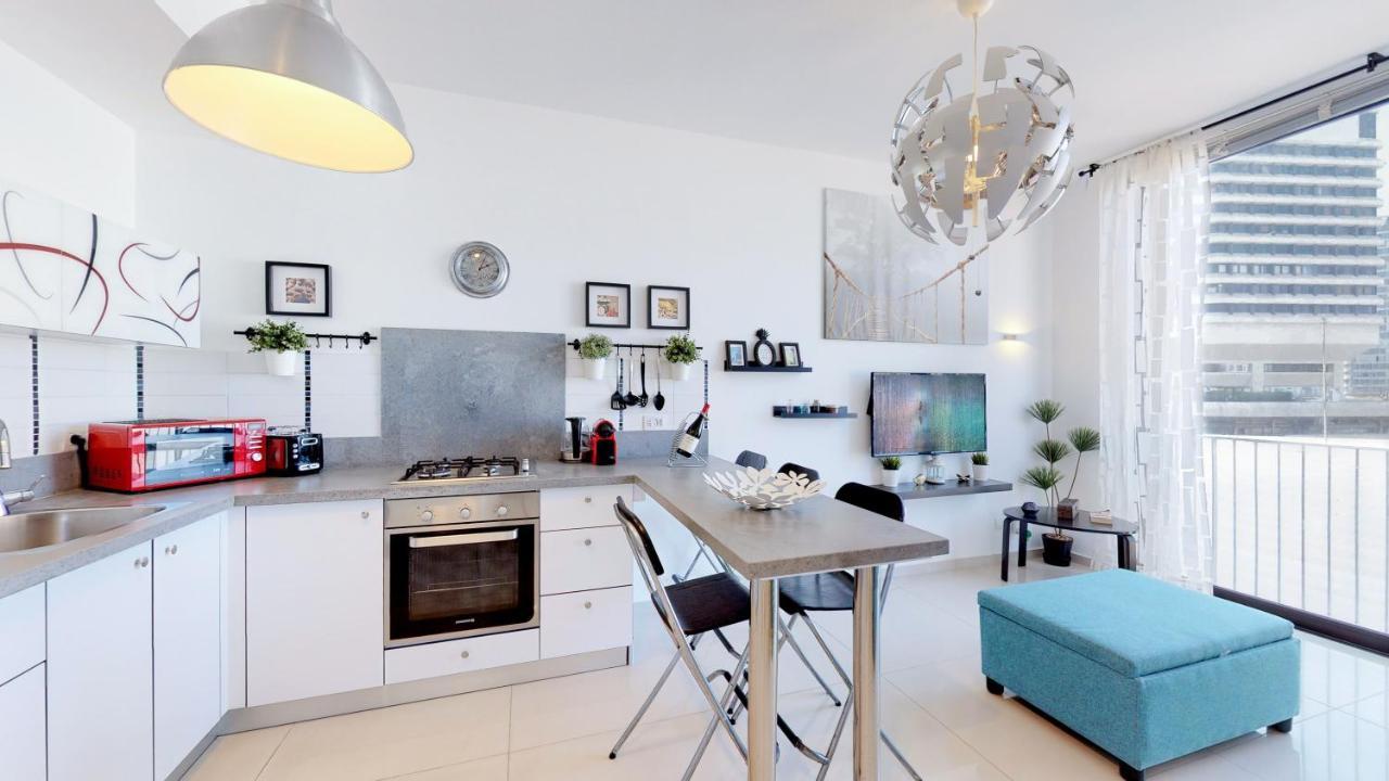 Stylish 1Br Flat For 4 Ppl In Allenby By Holyguest Tel Aviv Exterior photo
