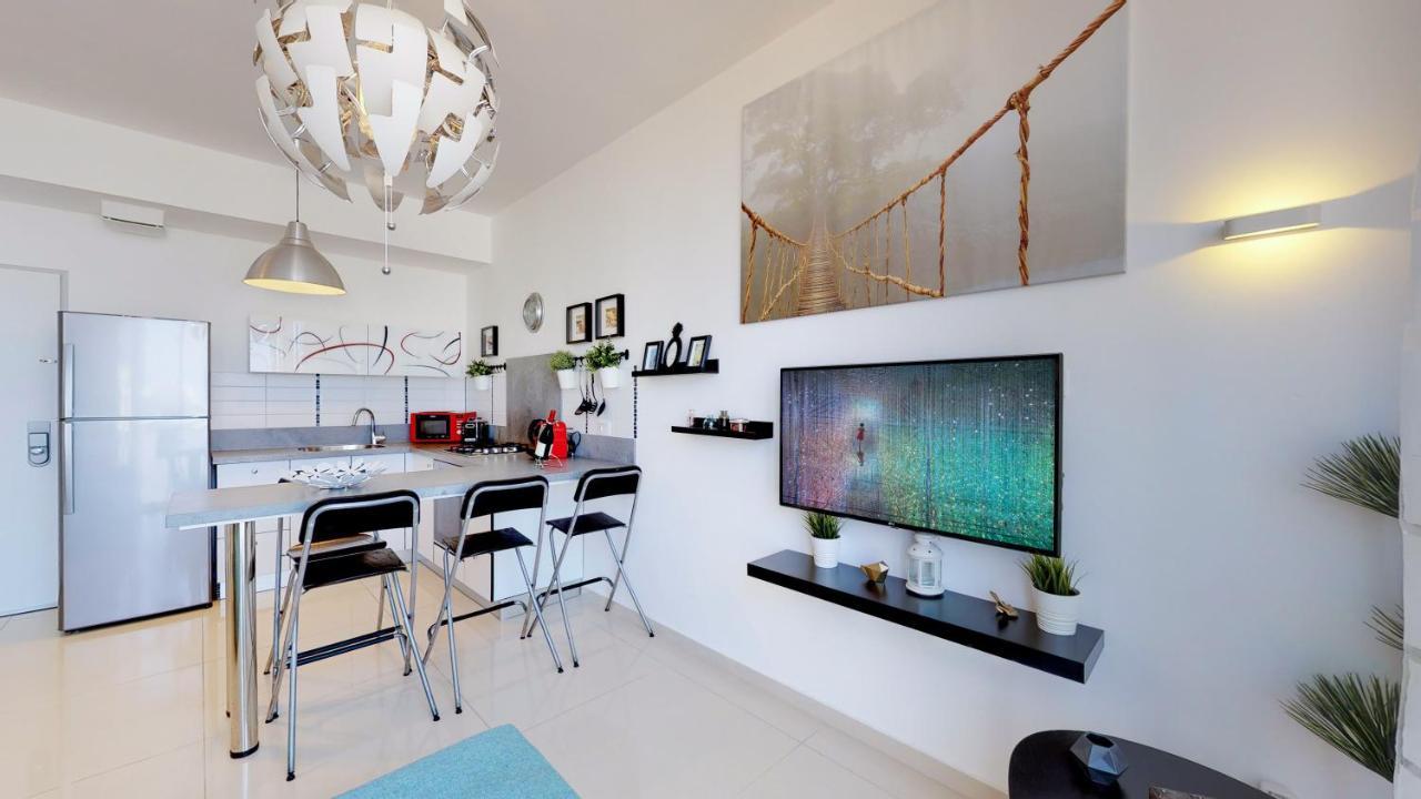 Stylish 1Br Flat For 4 Ppl In Allenby By Holyguest Tel Aviv Exterior photo